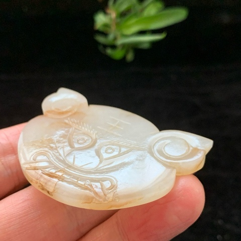 古玩玉器明清和田玉雕“虎面飾”拍賣，當前價格33000元