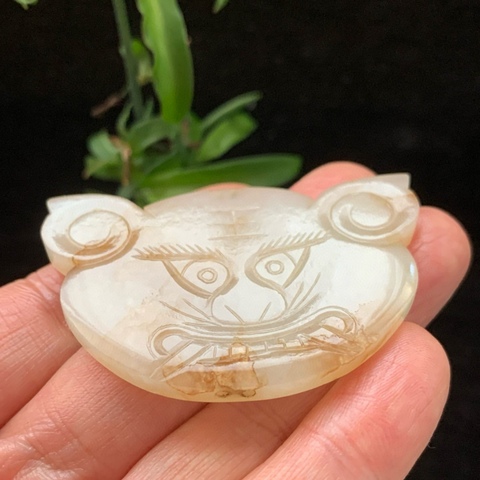 古玩玉器明清和田玉雕“虎面飾”拍賣，當前價格33000元
