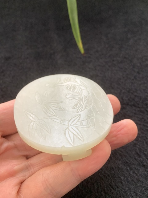 古玩玉器清代和田玉雕“鳳鳴在竹”帶扣拍賣，當前價格9900元
