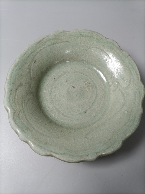 古玩陶瓷元末明初·龍泉青釉劃花紋花口盤拍賣，當前價格3699元