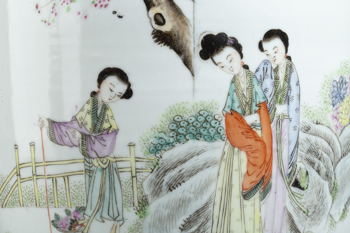 古玩陶瓷民國·粉彩桃花仕女圖詩文撇口瓶拍賣,當前價格2500元