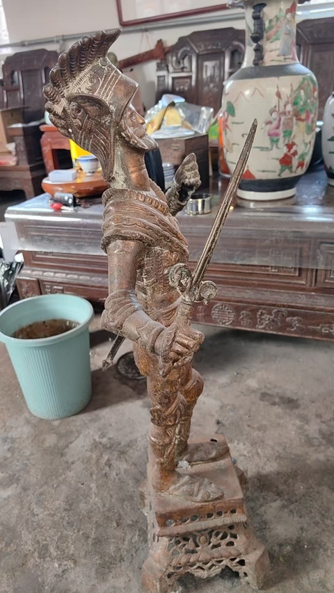 古玩雜項國外人物造像拍賣，當(dāng)前價格600元