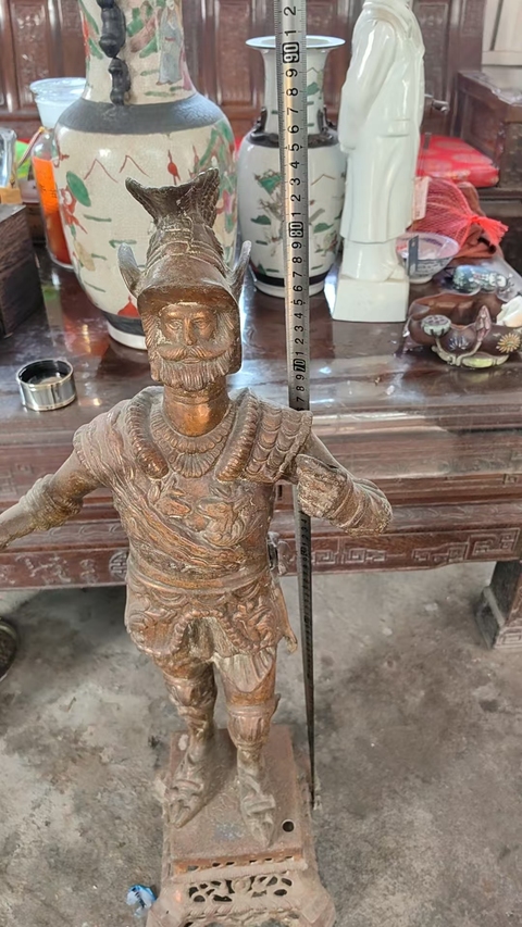 古玩雜項國外人物造像拍賣，當(dāng)前價格600元