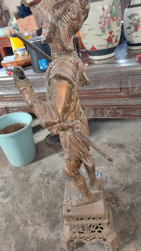 古玩雜項國外人物造像拍賣，當(dāng)前價格600元