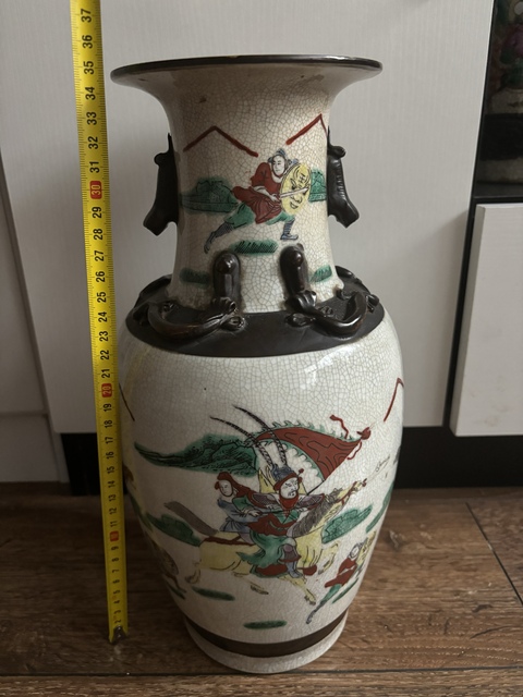 古玩陶瓷哥釉五彩刀馬人物撇口瓶真品鑒賞圖