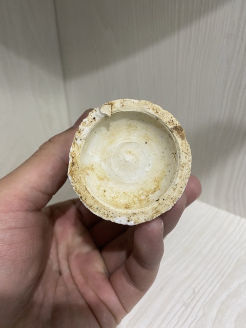 古玩陶瓷白瓷花卉紋撇口瓶拍賣(mài)，當(dāng)前價(jià)格580元