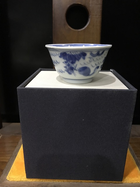 古玩陶瓷(已實物鑒真)清-康熙-松鼠葡萄紋青花-主人杯拍賣,當前價格826元