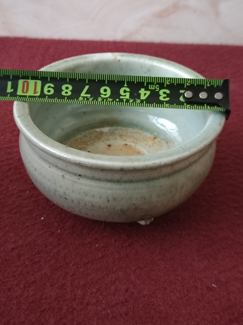 古玩陶瓷龍泉青瓷跳刀紋三足爐拍賣，當前價格2600元