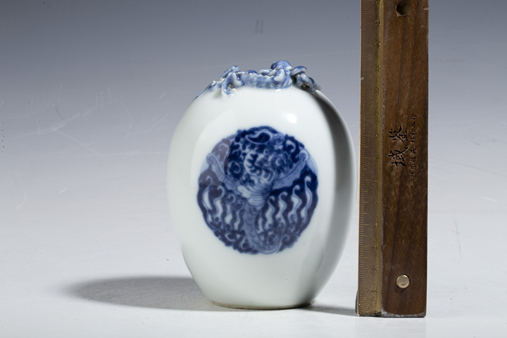 古玩陶瓷民國(guó)·青花團(tuán)鳳堆塑蝙蝠螭龍紋水盂拍賣,當(dāng)前價(jià)格1176元