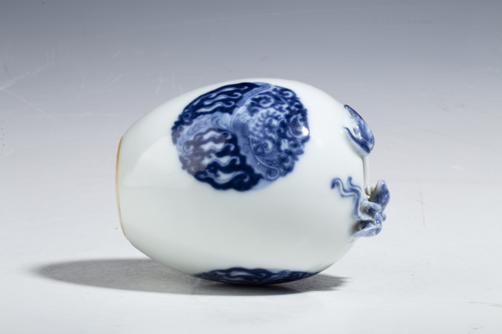 古玩陶瓷民國(guó)·青花團(tuán)鳳堆塑蝙蝠螭龍紋水盂拍賣,當(dāng)前價(jià)格1176元