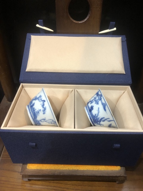 古玩陶瓷(精品品茗杯)清·康熙·訪友圖·青花品茗杯一對拍賣,當前價格0元