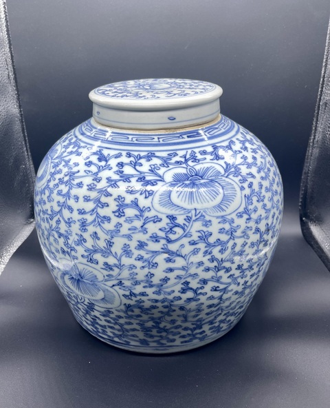 古玩陶瓷清·嘉慶 青花纏枝花卉紋蓋罐拍賣，當前價格2500元