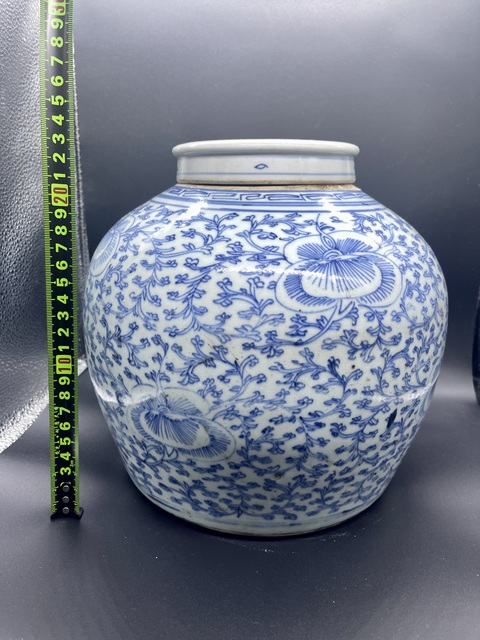 古玩陶瓷清·嘉慶 青花纏枝花卉紋蓋罐拍賣，當前價格2500元