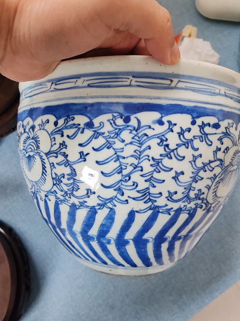 古玩陶瓷清中期青花纏枝花卉紋卷缸拍賣,當前價格2280元