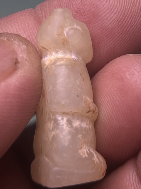 古玩玉器漢代白玉跪人拍賣,當前價格26800元