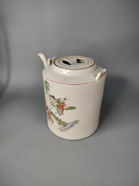 古玩陶瓷民國貼畫茶壺拍賣,當前價格268元