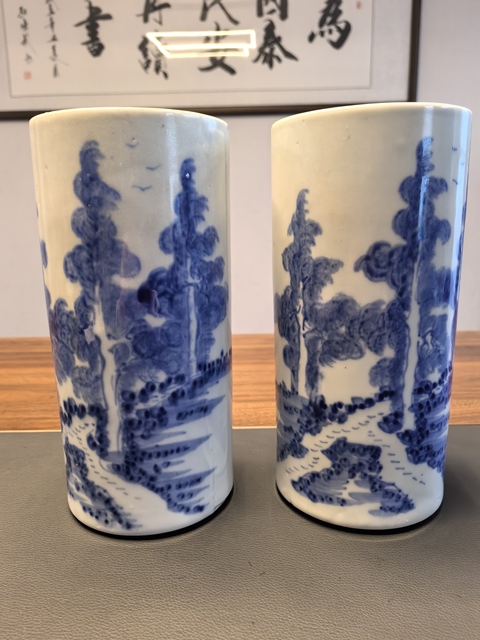 古玩陶瓷一對(duì)晚清意境青花山水人物紋帽筒拍賣(mài)，當(dāng)前價(jià)格2200元