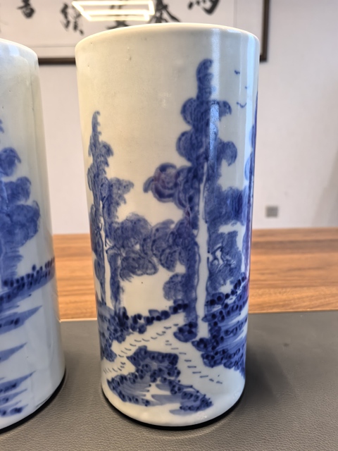 古玩陶瓷一對(duì)晚清意境青花山水人物紋帽筒拍賣(mài)，當(dāng)前價(jià)格2200元