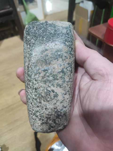 古玩玉器文化期石斧拍賣,當前價格228元