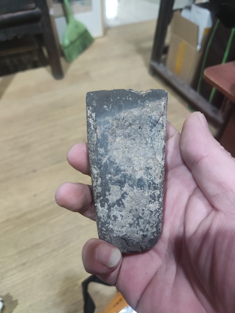 古玩玉器文化期石斧拍賣,當前價格228元