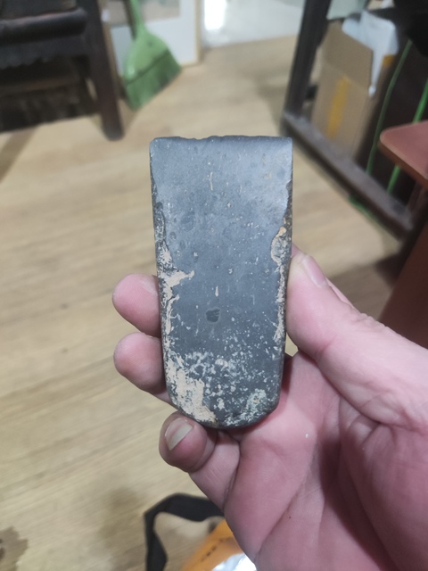 古玩玉器文化期石斧拍賣,當前價格228元