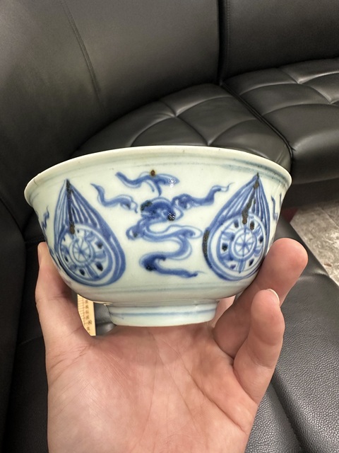 古玩陶瓷明 宣德-天順青花壬字云法輪紋碗拍賣，當前價格5000元