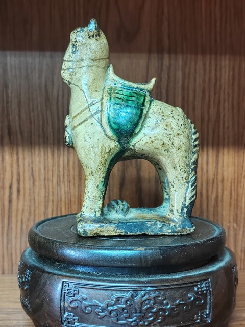 古玩陶瓷明晚黃釉綠彩馬擺件拍賣，當前價格2800元