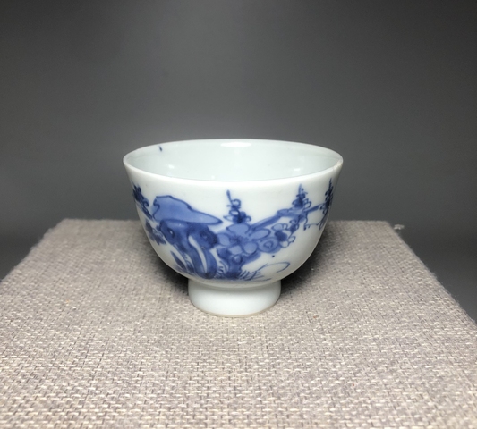 古玩陶瓷清康熙,青花洞石花卉紋杯拍賣,當前價格3000元