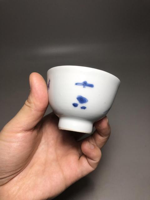 古玩陶瓷清康熙,青花洞石花卉紋杯拍賣,當前價格3000元