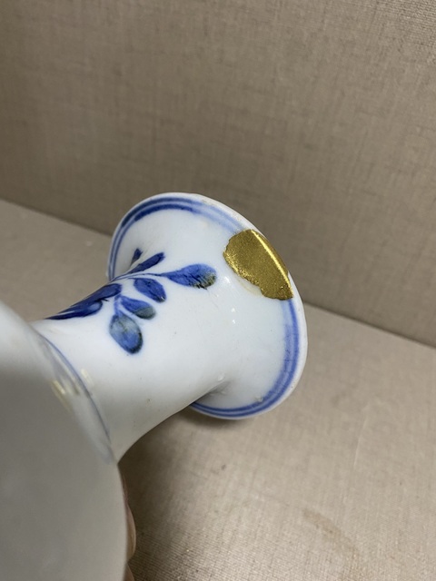 古玩陶瓷清中期青花花卉紋撇口瓶拍賣，當(dāng)前價格1200元