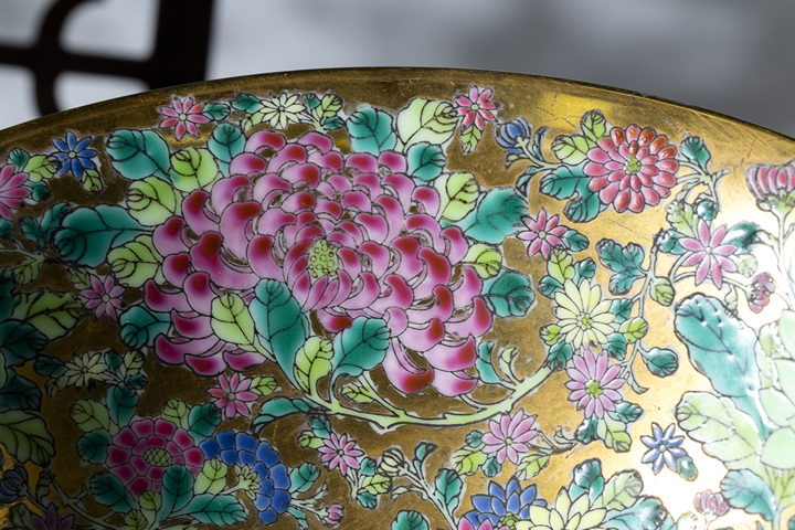 古玩陶瓷創匯?金地粉彩百花不落地紋大碗拍賣，當前價格2500元