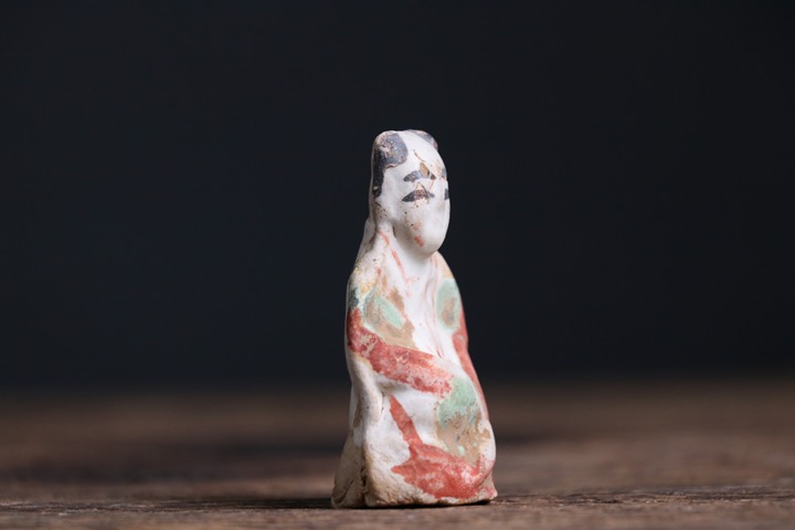 古玩陶瓷元代，紅綠彩人物造像拍賣，當前價格550元