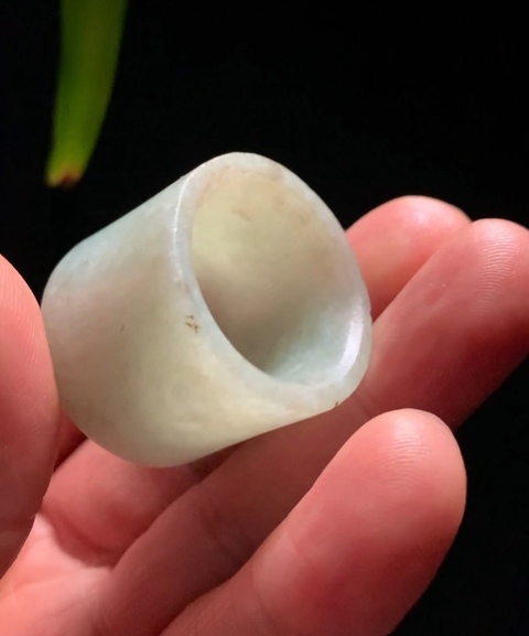 古玩玉器清代天然翡翠雕“素紋扳指”拍賣,當前價格2200元