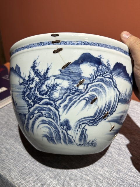 古玩陶瓷清代雍正青花山水人物紋卷缸拍賣,當前價格88000元