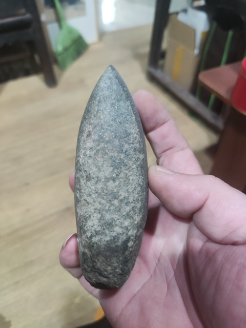 古玩玉器文化期石斧拍賣,當前價格228元