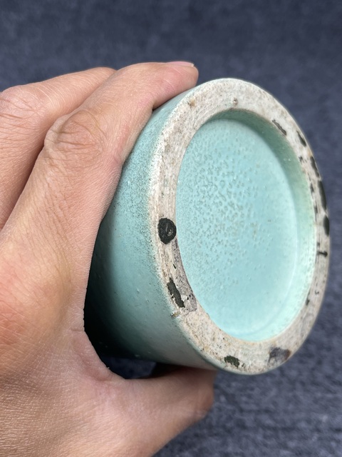 古玩陶瓷松石綠釉雕瓷筆筒拍賣，當前價格7888元