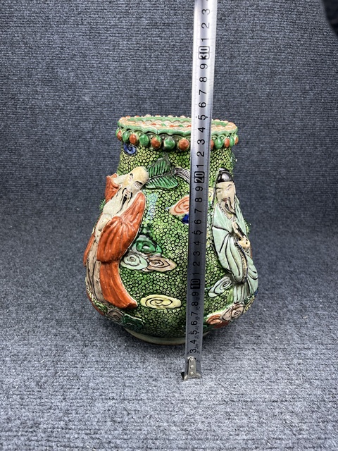古玩陶瓷珍珠地五彩堆塑人物魚簍尊拍賣，當前價格5888元
