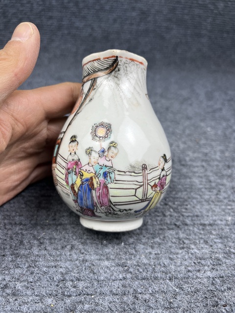 古玩陶瓷乾隆廣彩人物紋奶壺拍賣,當(dāng)前價(jià)格2388元