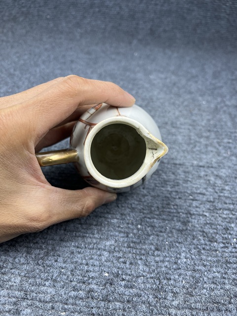 古玩陶瓷乾隆廣彩人物紋奶壺拍賣,當(dāng)前價(jià)格2388元