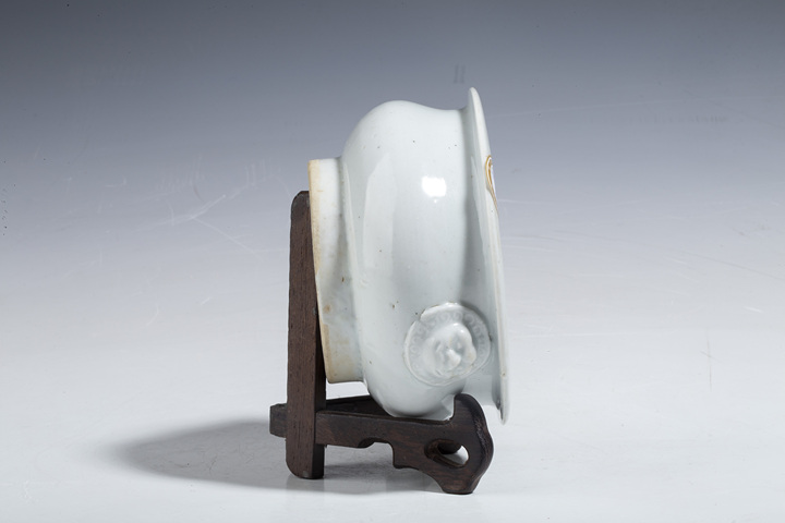 古玩陶瓷(優品)清中晚·德化窯白釉獅耳香爐拍賣,當前價格0元