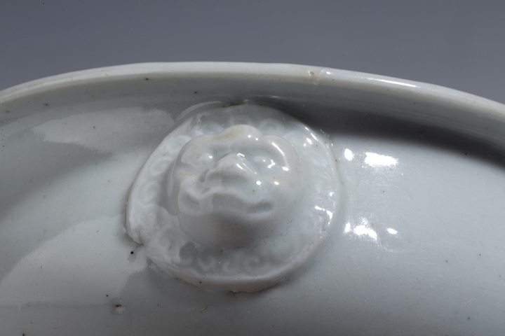 古玩陶瓷(優品)清中晚·德化窯白釉獅耳香爐拍賣,當前價格0元