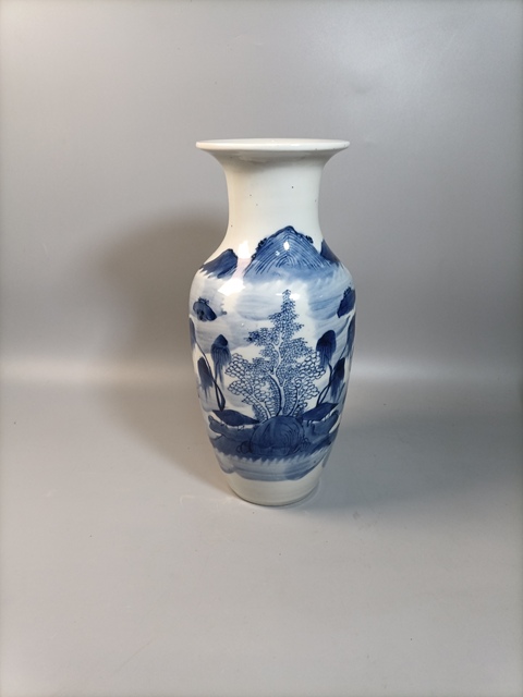 古玩陶瓷晚清青花山水人物紋撇口瓶拍賣,當前價格2800元