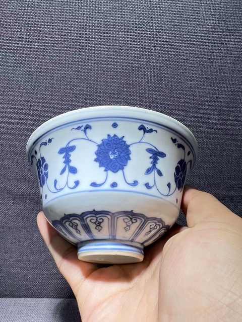 古玩陶瓷(精品細路)青花纏枝花卉紋碗拍賣,當前價格0元