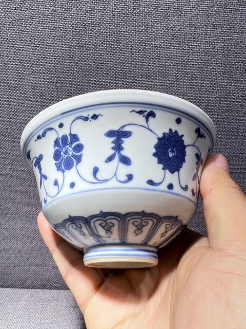 古玩陶瓷(精品細路)青花纏枝花卉紋碗拍賣,當前價格0元