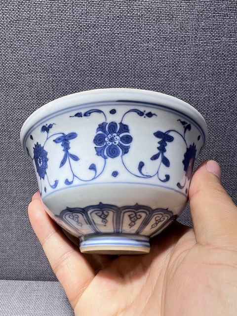 古玩陶瓷(精品細路)青花纏枝花卉紋碗拍賣,當前價格0元