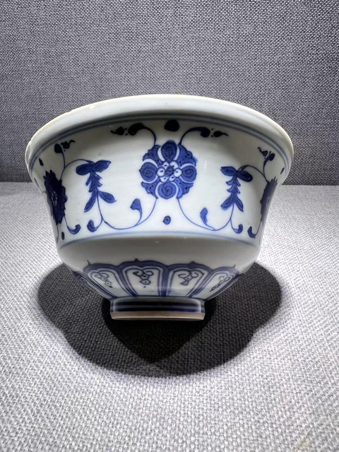 古玩陶瓷(精品細路)青花纏枝花卉紋碗拍賣,當前價格0元