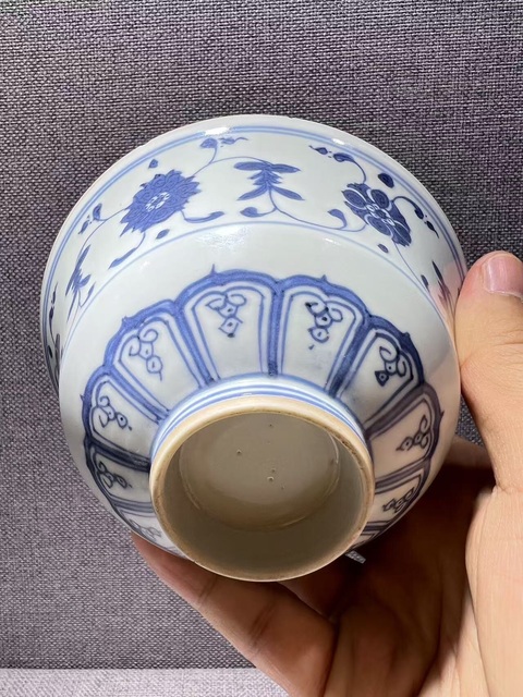 古玩陶瓷(精品細路)青花纏枝花卉紋碗拍賣,當前價格0元