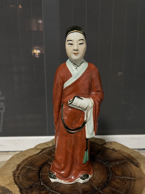 古玩陶瓷民國油紅彩人物造像拍賣，當前價格1800元