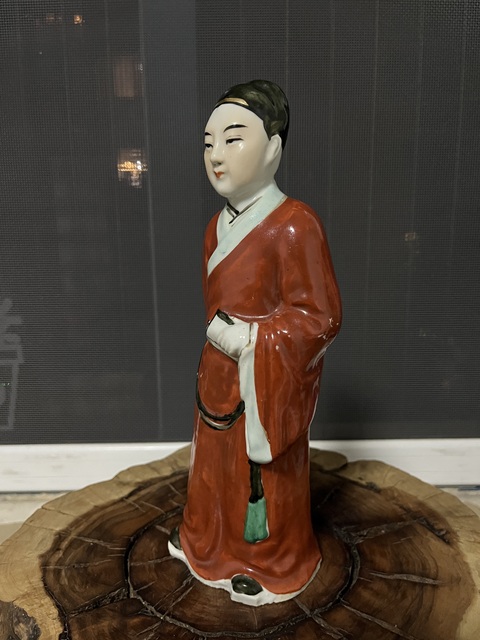 古玩陶瓷民國油紅彩人物造像拍賣，當前價格1800元