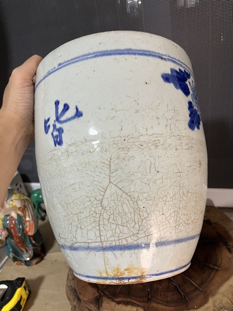 古玩陶瓷民國(guó)青花花卉詩(shī)文畫缸拍賣，當(dāng)前價(jià)格688元